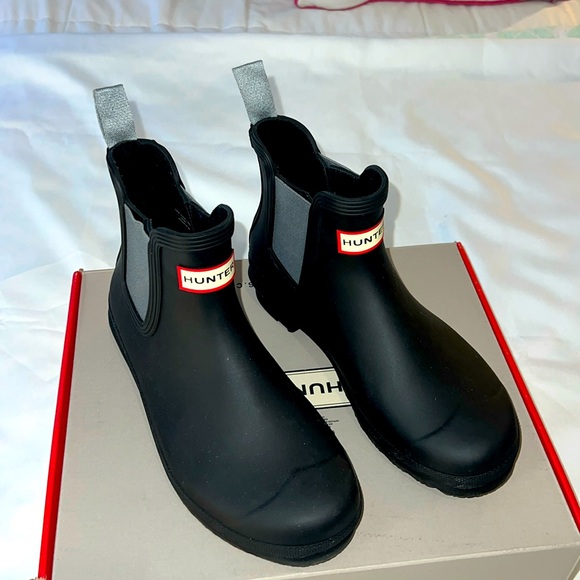 Hunter Tundra Black Booties, Size 8. Waterproof. New in Box - Picture 1 of 10